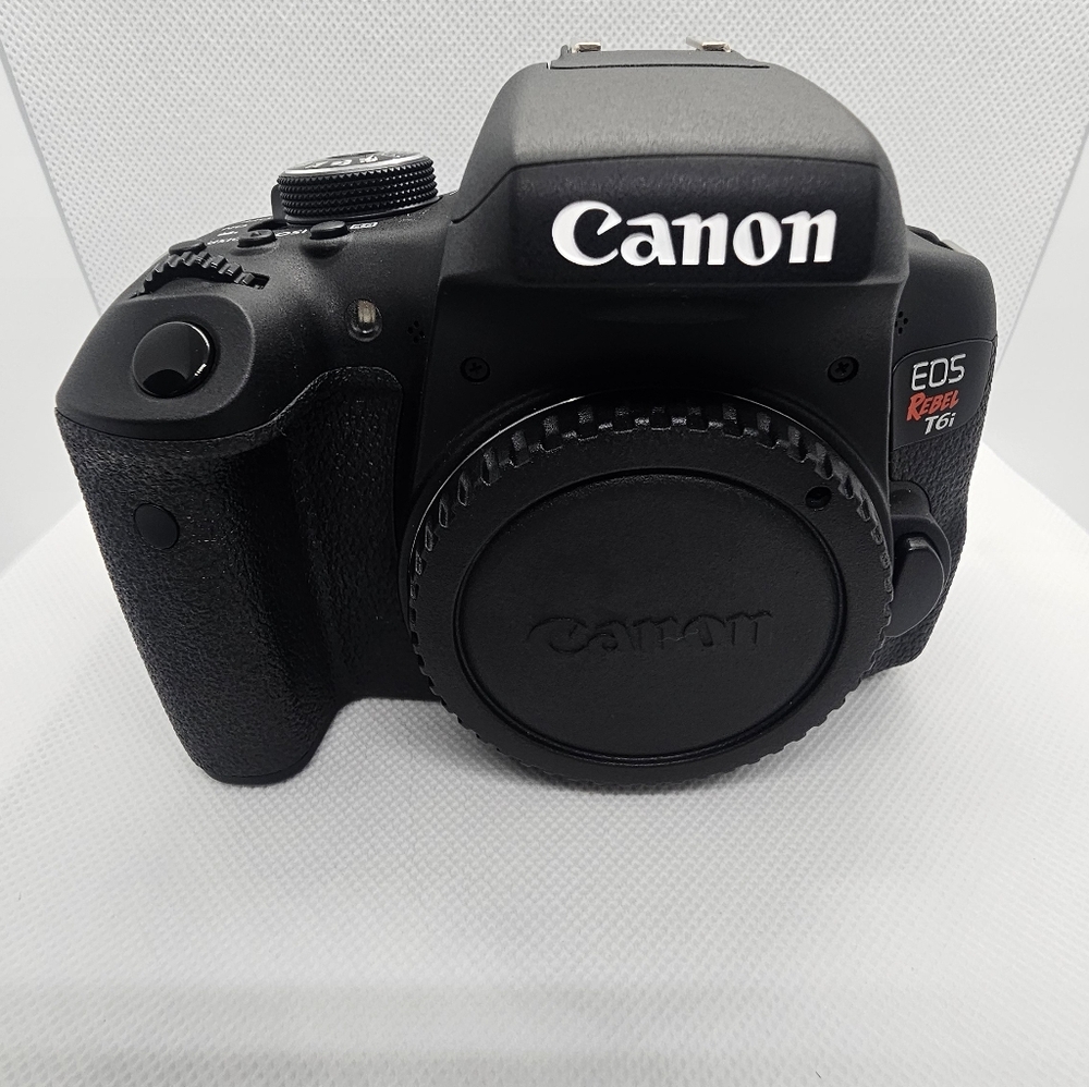 Canon EOS Rebel T6i 24MP Black DSLR Camera with Lenses. MINT CONDITION